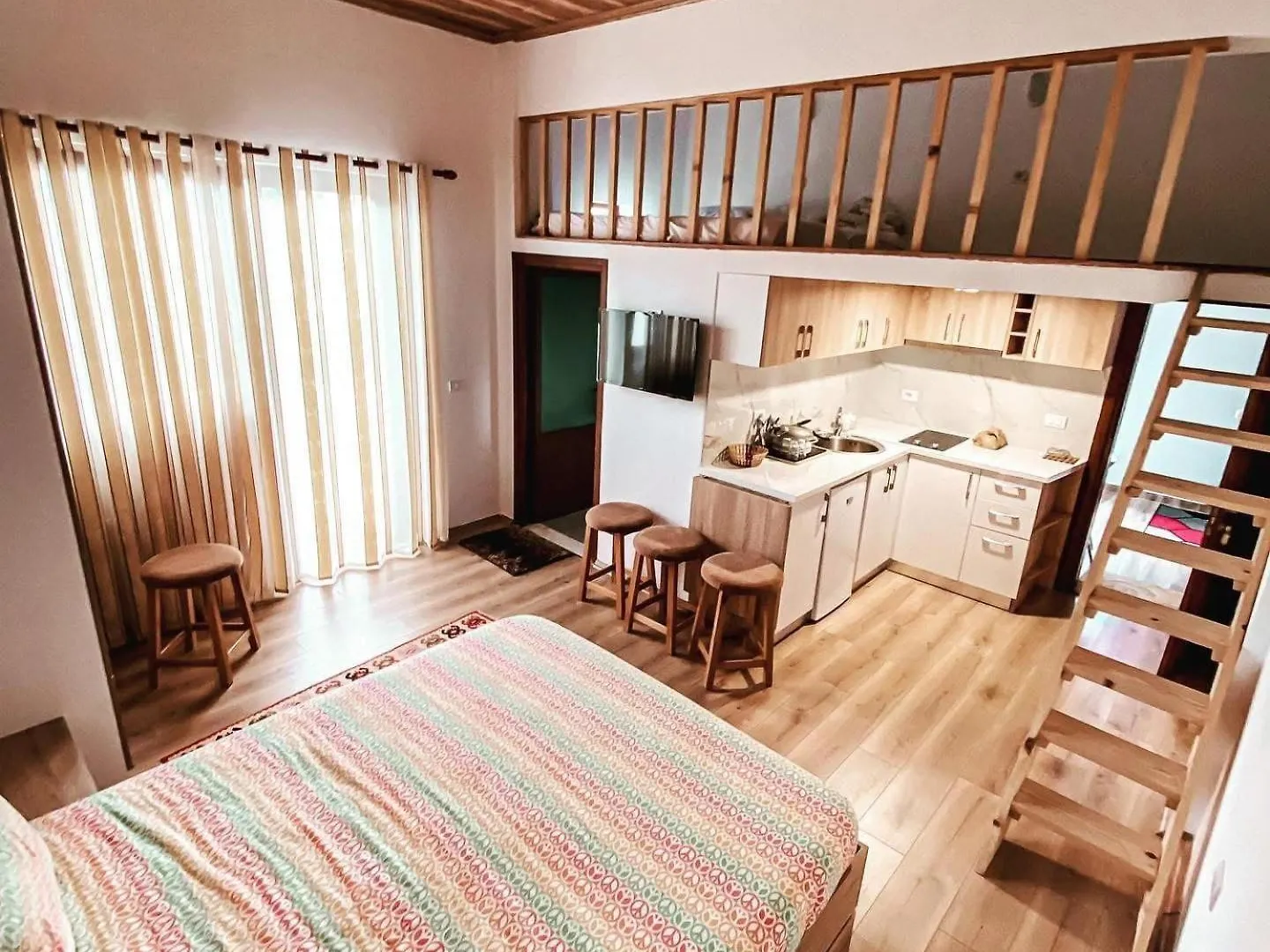 Pogradec Lake Apartments 0*,